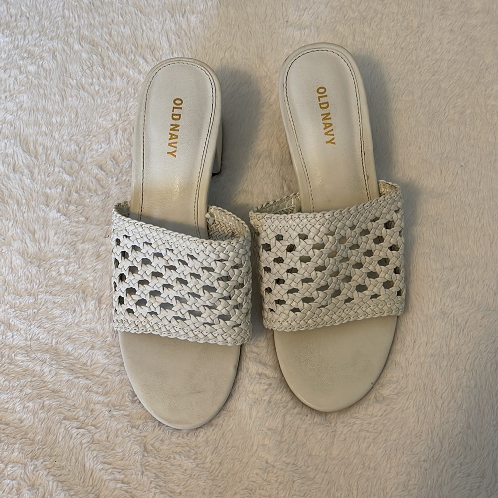 Size 6 - Picture 2 of 3